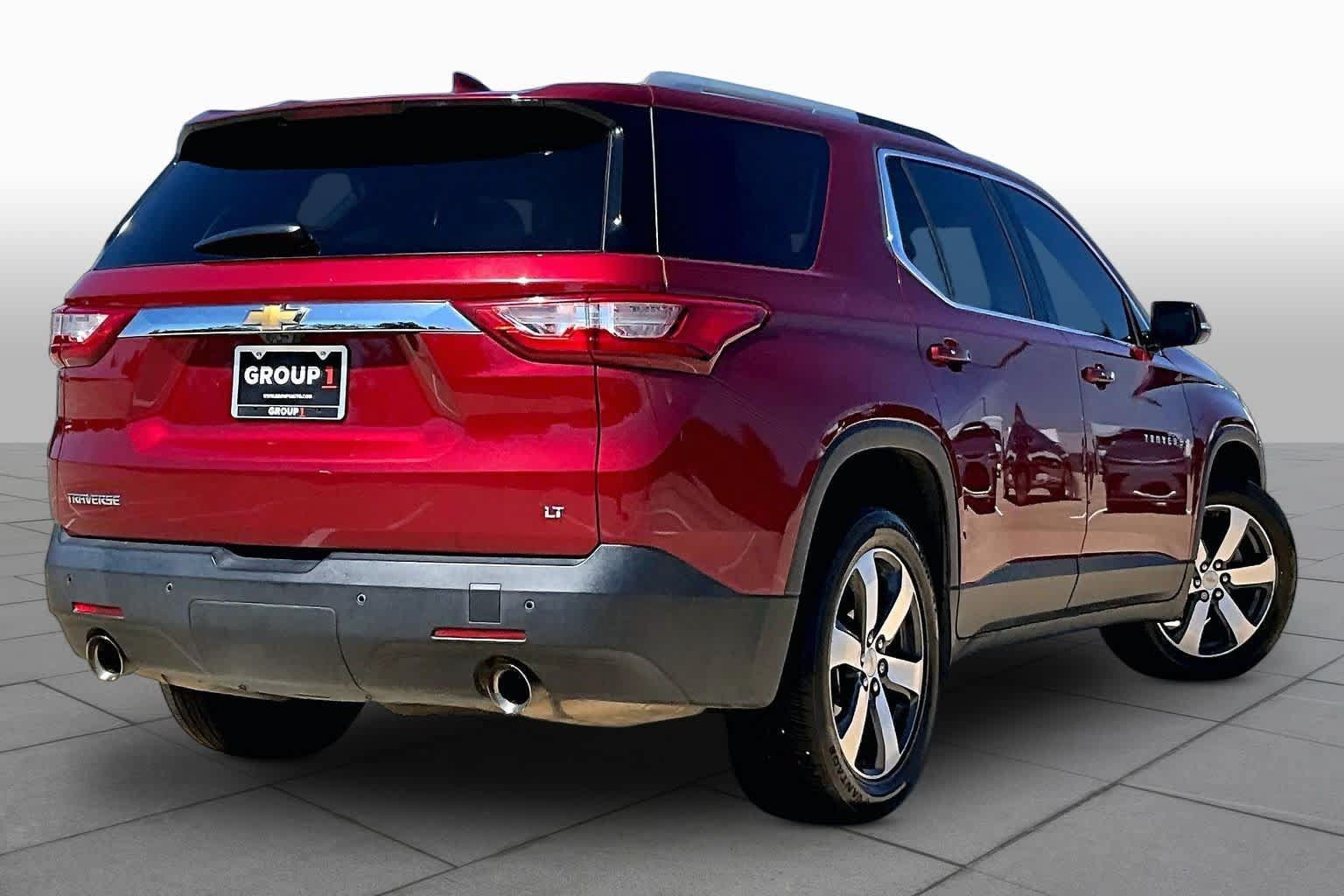 Used 2018 Chevrolet Traverse LT w/ LPO, Floor Liner Package FWD image 13