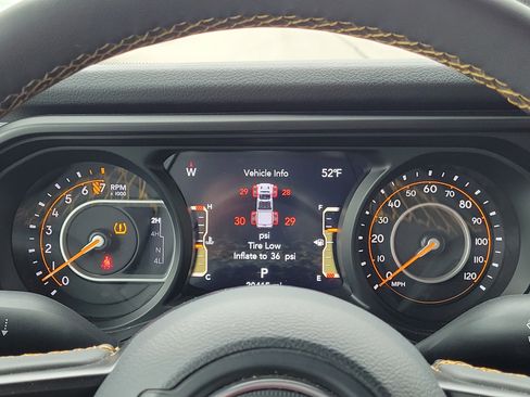 Used 2024 Jeep Gladiator Sport image 25