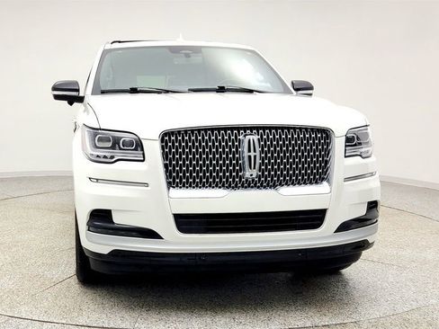 Used 2024 Lincoln Navigator Reserve image 2