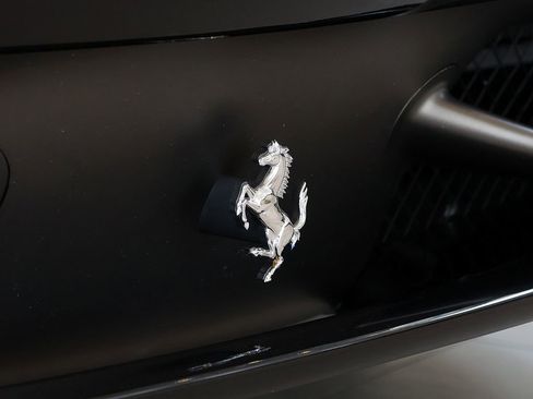 Used 2011 Ferrari 458 Italia Coupe RWD image 16