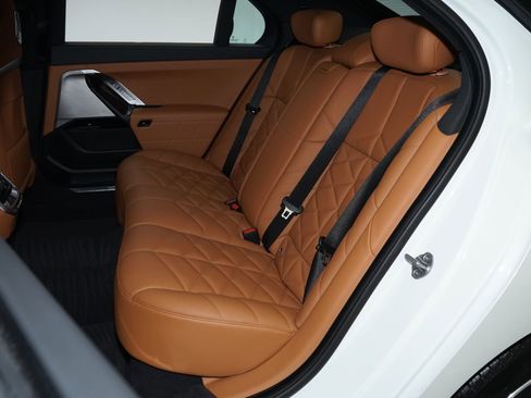 Used 2023 BMW 740i RWD image 17