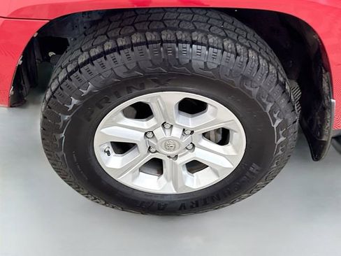 Used 2019 Toyota 4Runner SR5 Premium AWD/4WD image 32