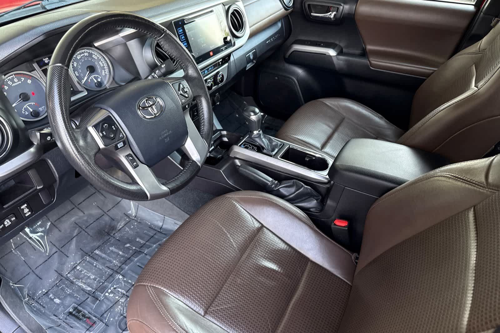 Used 2016 Toyota Tacoma Limited w/ Towing Package AWD/4WD image 11