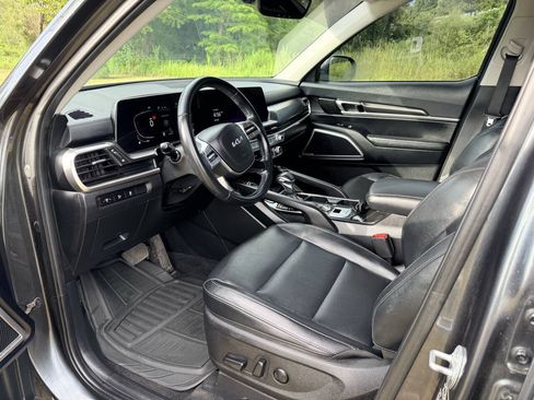 Used 2023 Kia Telluride S w/ S Sunroof Package FWD image 11
