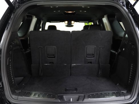 Used 2022 Dodge Durango R/T w/ Blacktop Package image 8