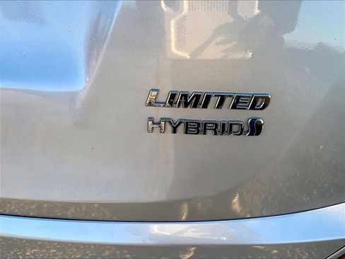 Used 2016 Toyota RAV4 Limited image 8