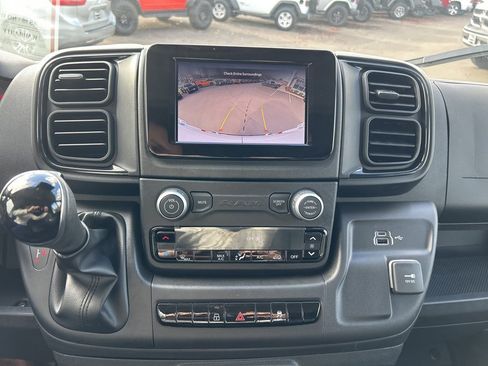 Used 2025 RAM ProMaster 2500 w/ Storage Group image 12