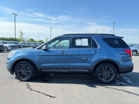 Used 2019 Ford Explorer XLT w/ Equipment Group 202A FWD image 8