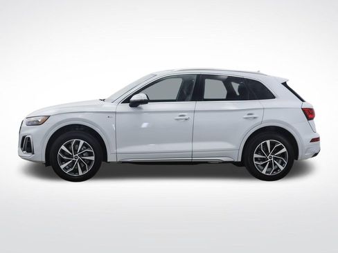 Used 2023 Audi Q5 2.0T Premium w/ Convenience Package AWD/4WD image 2