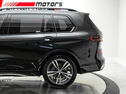 Used 2025 BMW X7 xDrive40i w/ M Sport Package AWD/4WD image 14