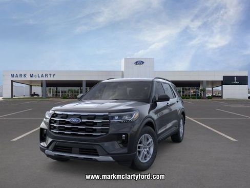 New 2026 Ford Explorer Active w/ Active Comfort Package RWD image 2