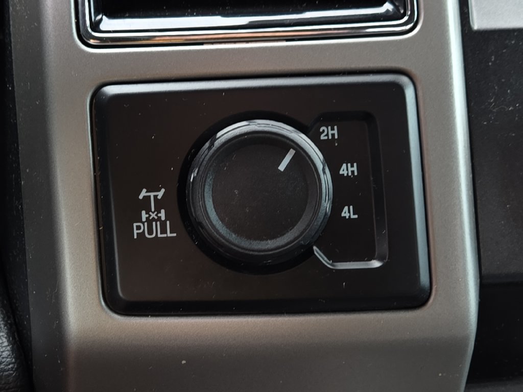 Used 2020 Ford F350 Lariat w/ Chrome Package AWD/4WD image 14