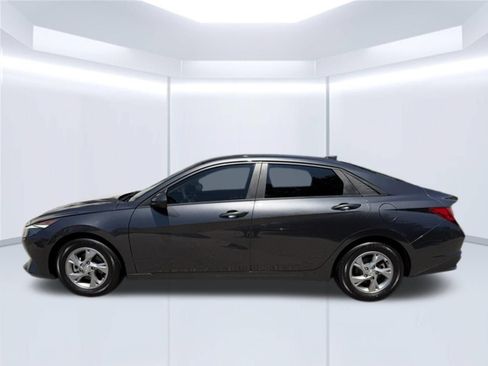 Used 2021 Hyundai Elantra SE FWD image 10
