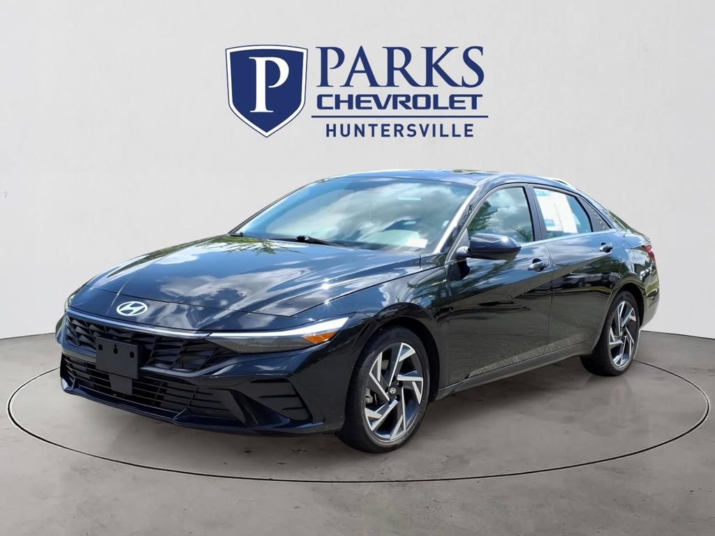 Used 2025 Hyundai Elantra SEL FWD image 28
