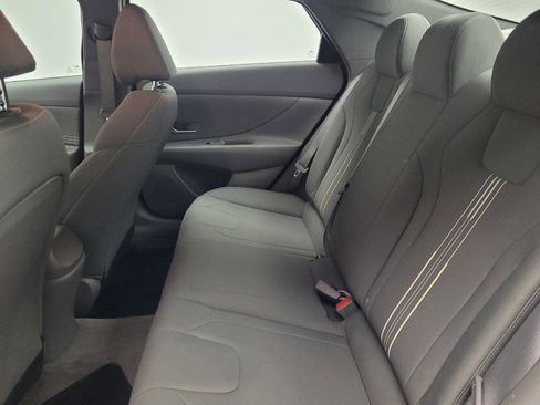 Used 2023 Hyundai Elantra SEL w/ Convenience Package FWD image 18