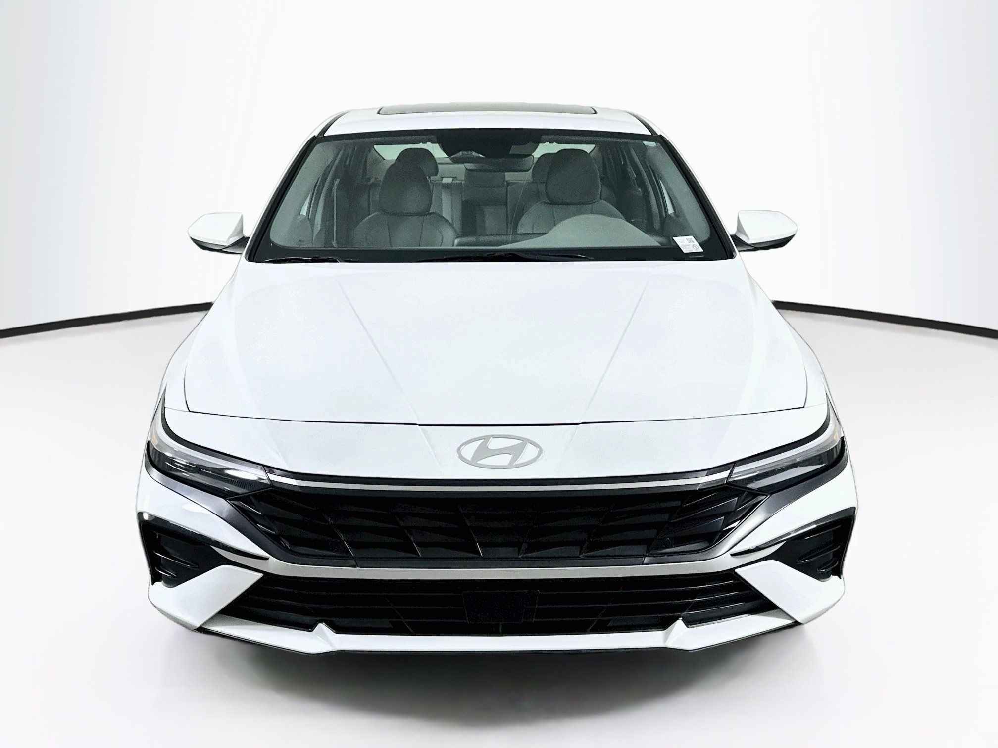 Used 2025 Hyundai Elantra SEL FWD image 2