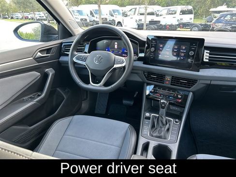 Used 2025 Volkswagen Jetta SE w/ Sunroof Package image 9