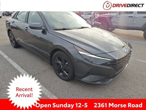 Used 2022 Hyundai Elantra SEL FWD image 1