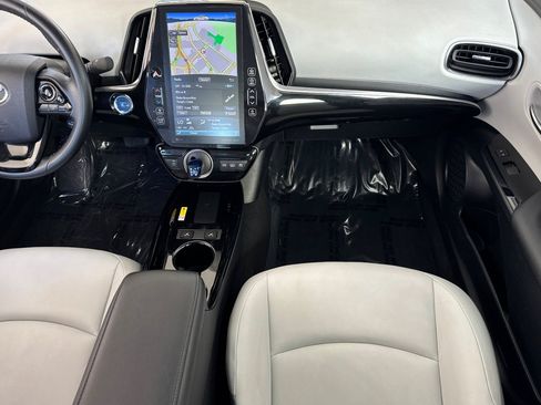 Used 2021 Toyota Prius Prime XLE FWD image 30