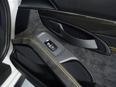 Used 2019 Porsche 911 GT2 RS image 44