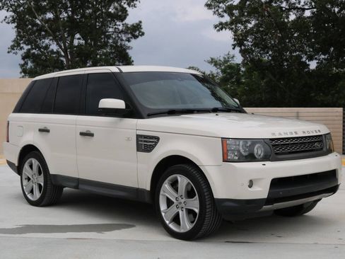 Used 2010 Land Rover Range Rover Sport Supercharged AWD/4WD image 36