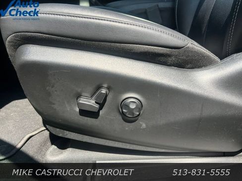 Used 2025 Chrysler Pacifica Select FWD image 11