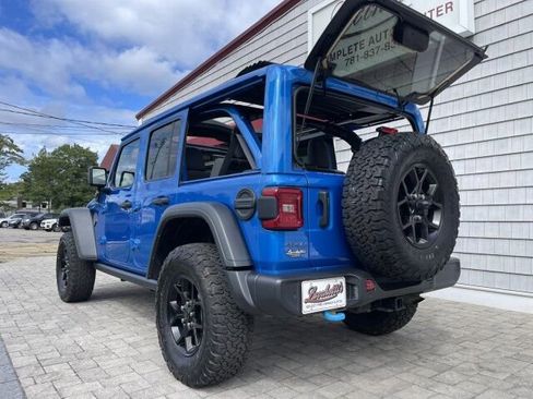 Used 2024 Jeep Wrangler Willys image 7