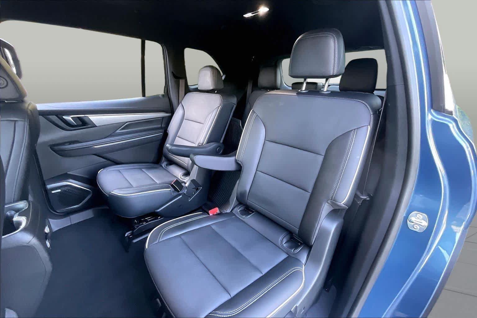 Used 2025 Buick Enclave Preferred w/ Power Package FWD image 19