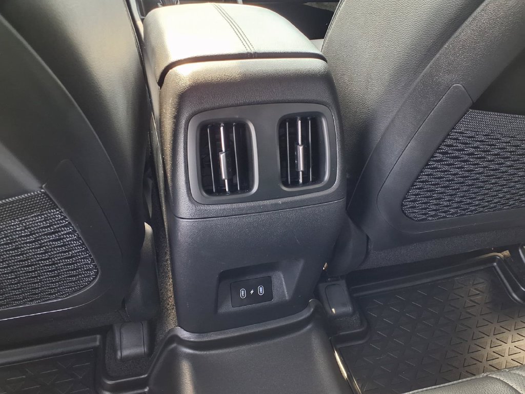 Used 2025 Hyundai Santa Cruz Limited AWD/4WD image 15