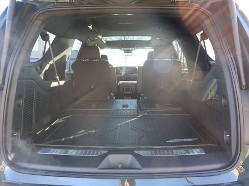 New 2026 Chevrolet Suburban RST image 49