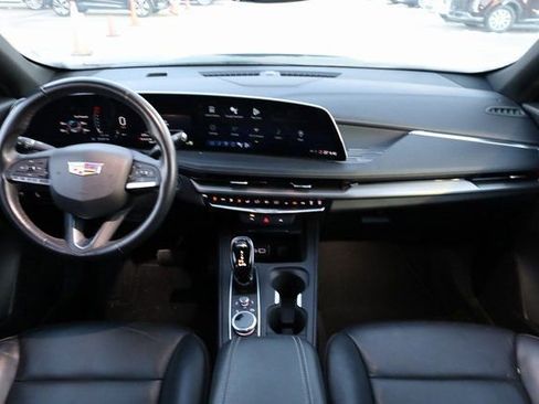 Used 2024 Cadillac XT4 Premium Luxury image 18