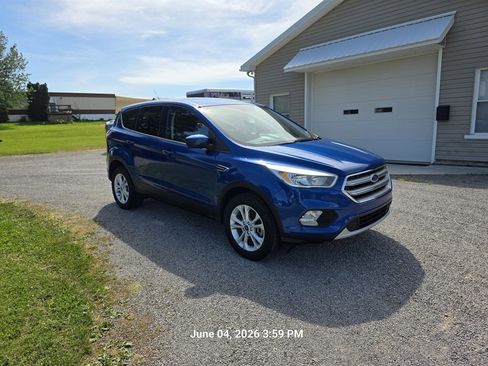 Used 2017 Ford Escape SE AWD/4WD image 2