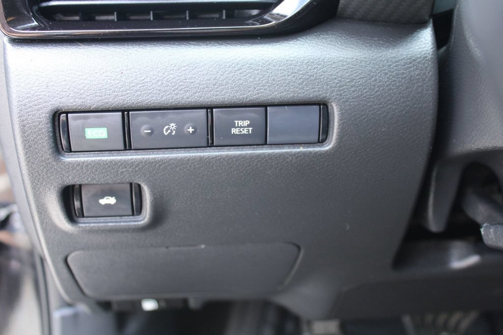 Used 2020 Nissan Sentra SR FWD image 26