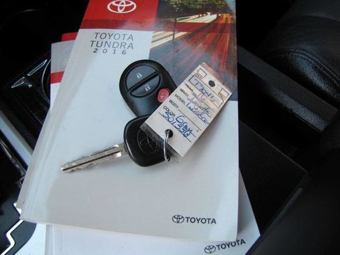 Used 2016 Toyota Tundra SR5 w/ SR5 Upgrade Package image 44