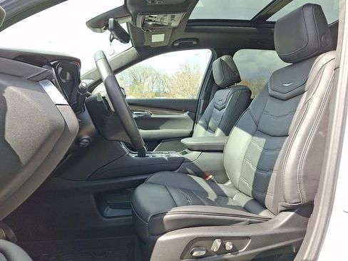 Certified 2025 Cadillac XT6 Premium Luxury w/ Platinum Package image 13