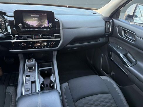 Used 2023 Nissan Pathfinder SV w/ SV Premium Package FWD image 29