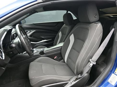 Used 2020 Chevrolet Camaro LT RWD image 10