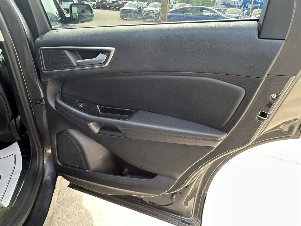 Used 2015 Ford Edge SEL w/ Equipment Group 201A AWD/4WD image 14