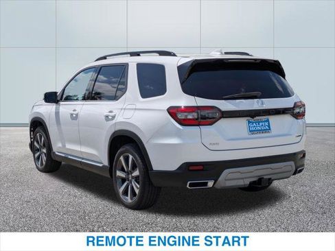 Certified 2025 Honda Pilot Touring image 9