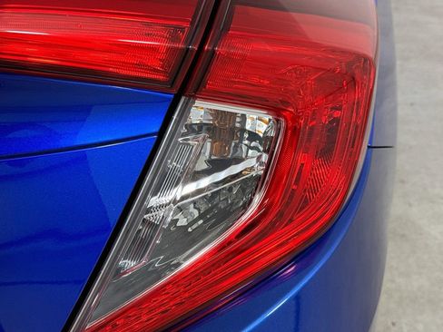 Used 2018 Honda Civic EX image 29