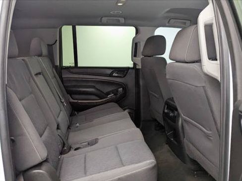 Used 2018 Chevrolet Suburban LS RWD image 22