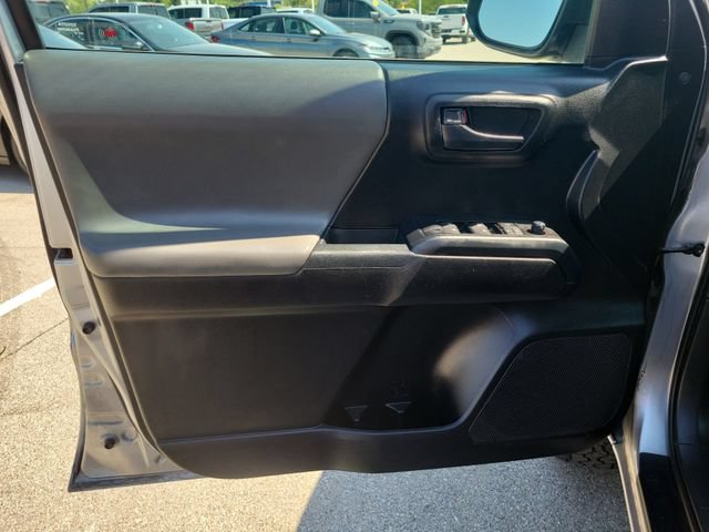 Used 2021 Toyota Tacoma SR AWD/4WD image 18