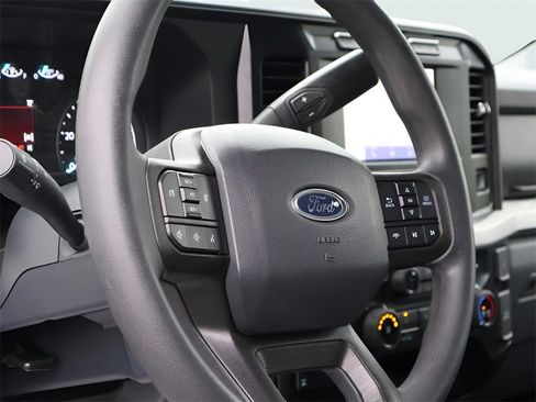 Used 2024 Ford F250 XLT w/ Snow Plow/Camper Package image 21