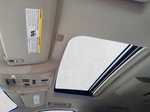 Used 2015 GMC Yukon Denali w/ Premium Package image 16