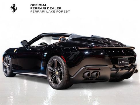 Used 2026 Ferrari Roma Spider RWD image 2