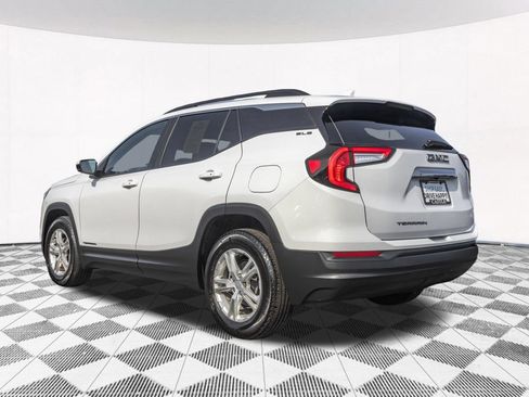 Used 2023 GMC Terrain SLE w/ Driver Convenience Package FWD image 8