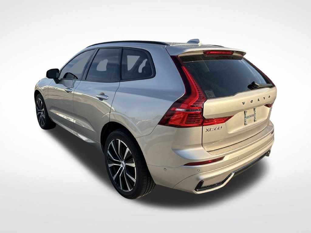 Used 2025 Volvo XC60 B5 Plus w/ Protection Package AWD/4WD image 19