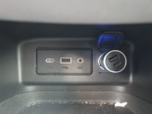 Used 2019 Chevrolet Equinox LS w/ LS Convenience Package image 29