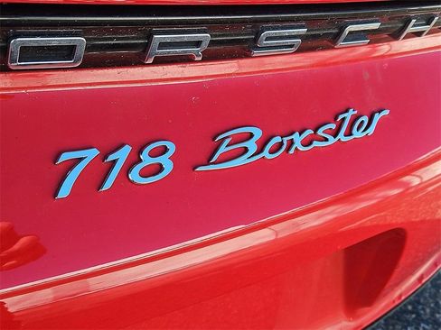 Used 2022 Porsche 718 Boxster image 11