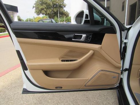 Used 2019 Porsche Panamera 4 image 12